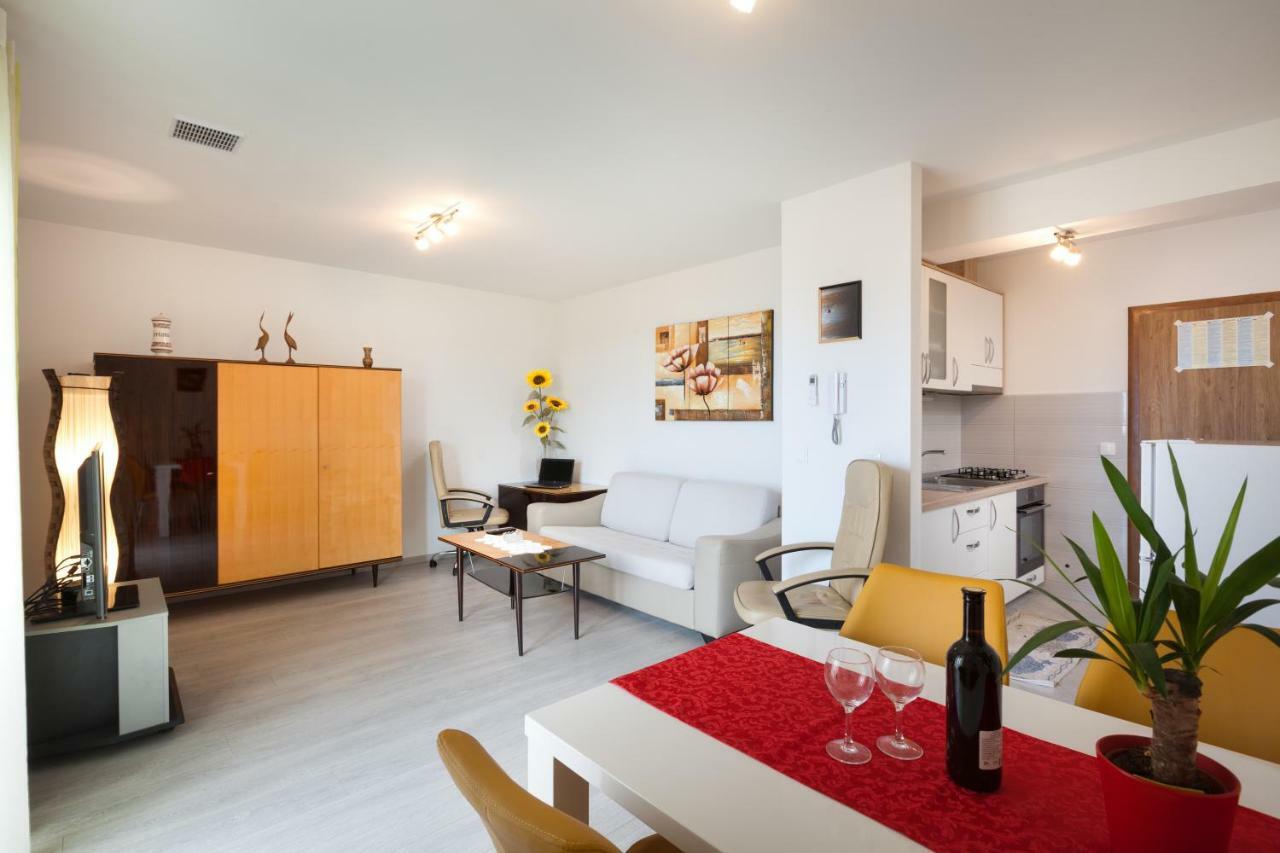 Apartments Turtle Gardens ماكارسكا المظهر الخارجي الصورة